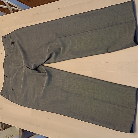 EUC Jos. A. Bank 100% Wool Signature Gold Traditional Fit Suit - Picture 15 of 17